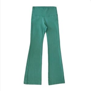 🍀3 for 35- TNA/Aritzia Atmosphere Flared Leggings